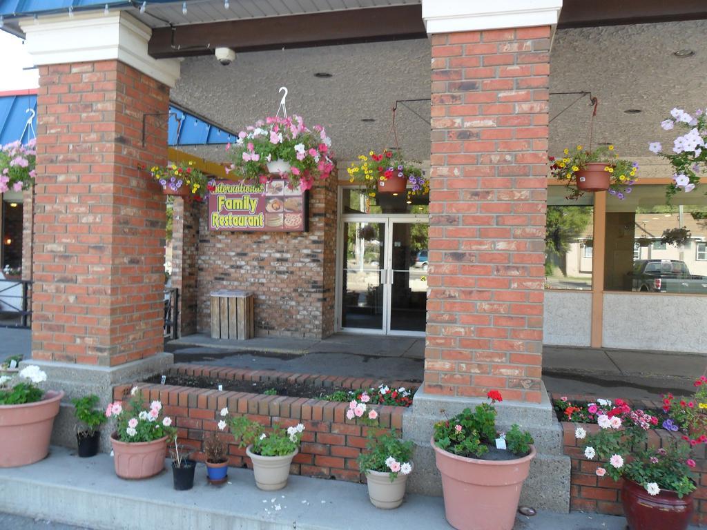 Northwoods Inn & Suites Saskatoon Extérieur photo